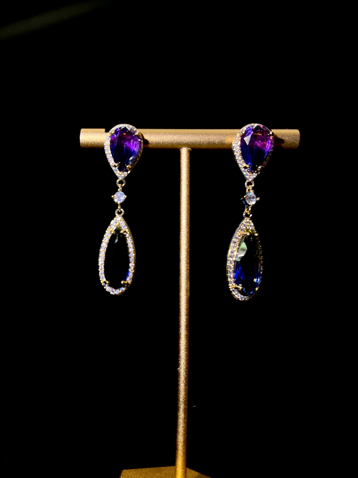 Purple Oval Zircon Earrings: Elegance & Sophistication