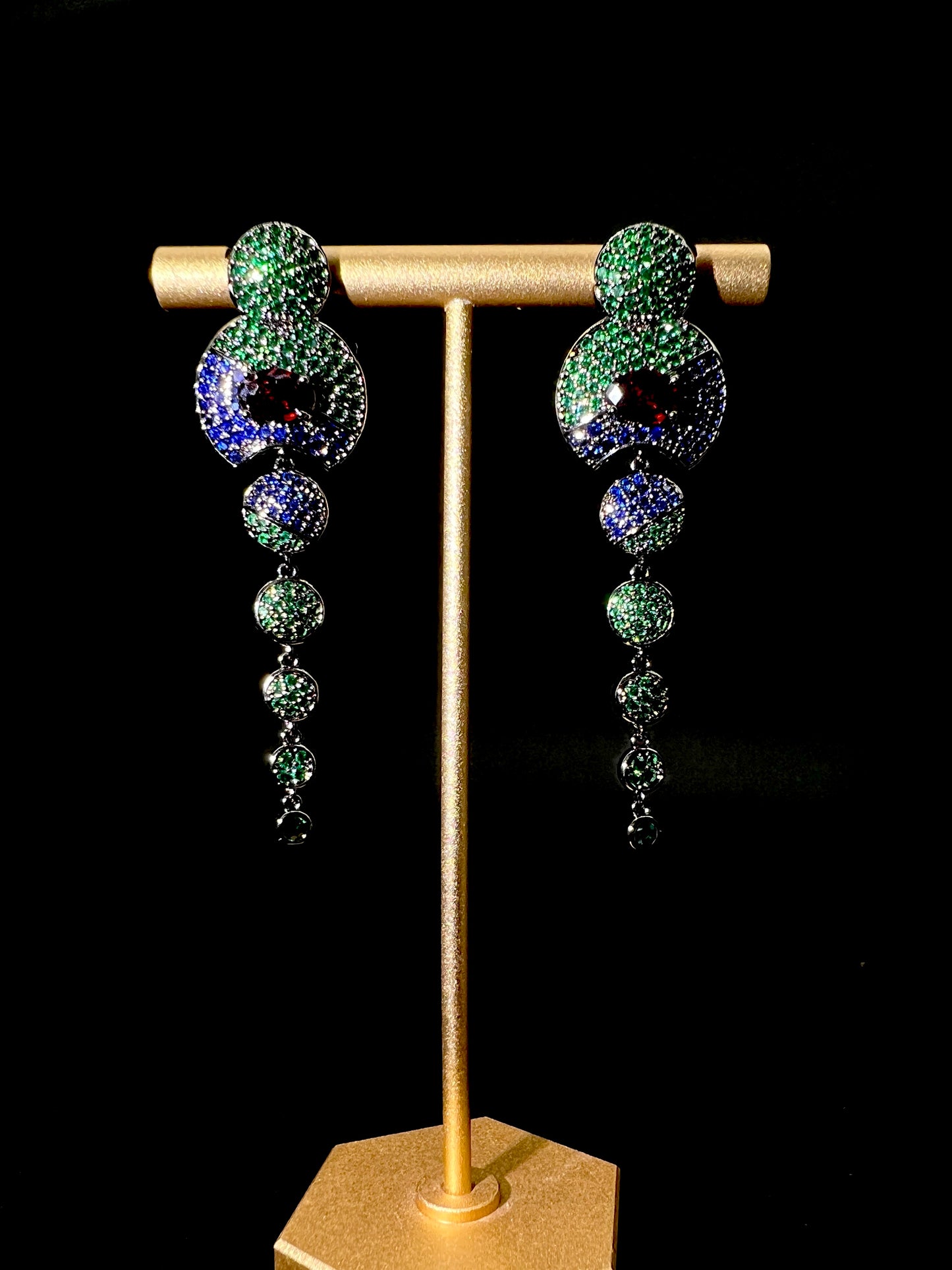 Elegant Green Rhinestone Tassel Earrings: Retro Charm